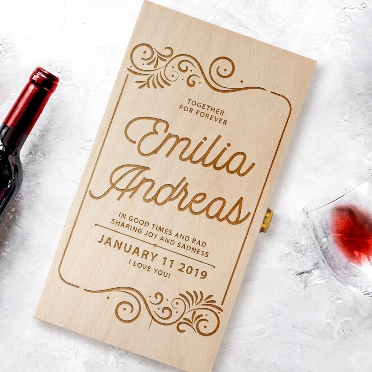 Caja de vino personalizada para dos botellas - Mensaje para los novios