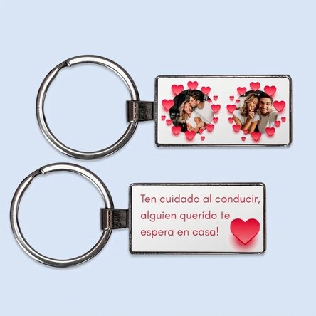 Llavero personalizado con dos fotos y texto - Modelo «Corazones»