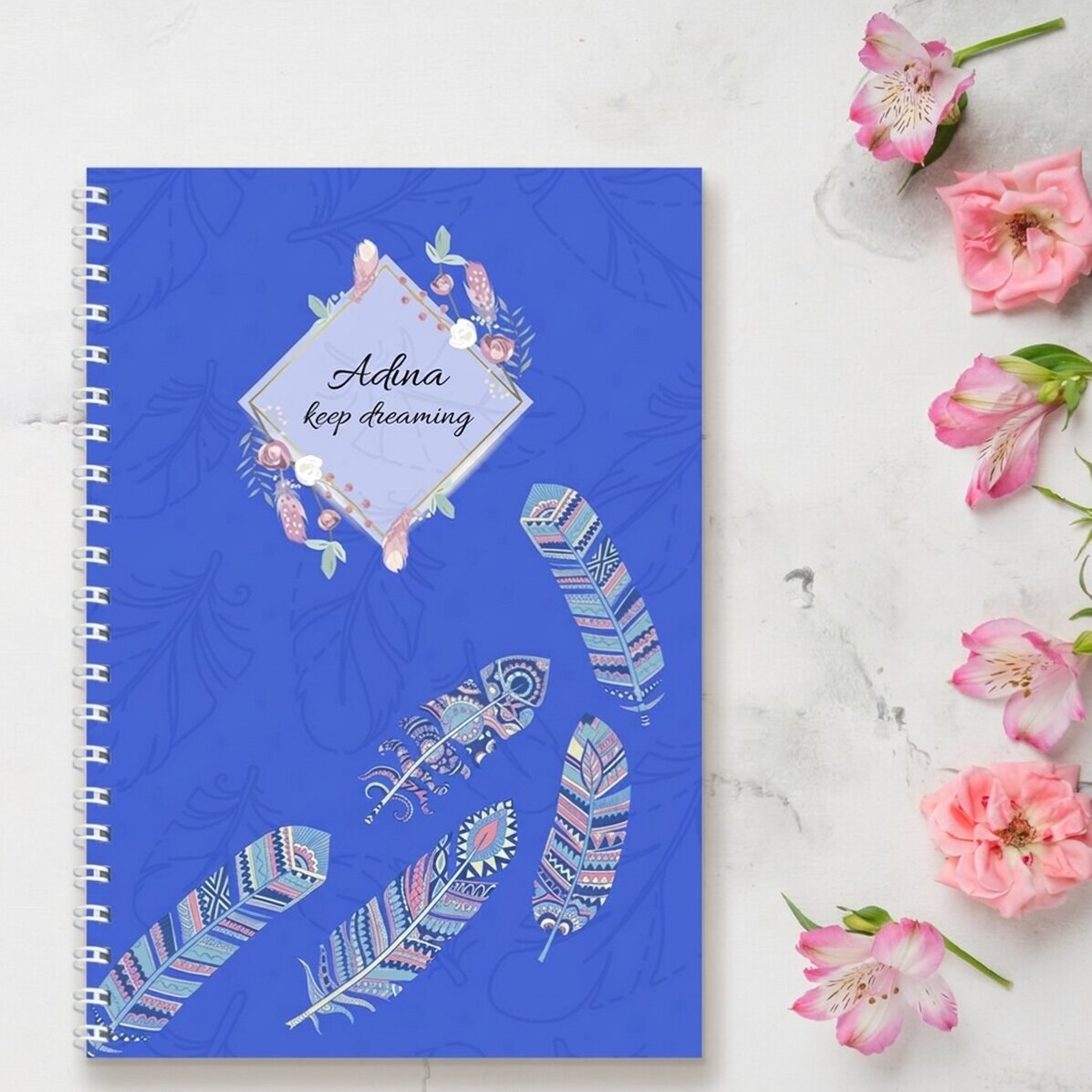 Cuaderno personalizado con texto: «Keep dreaming»