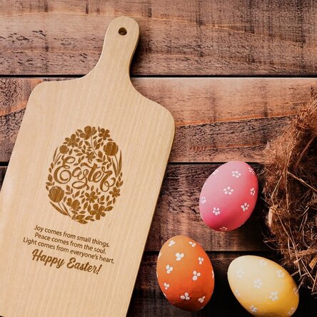 Customised chopping board - Happy Easter!