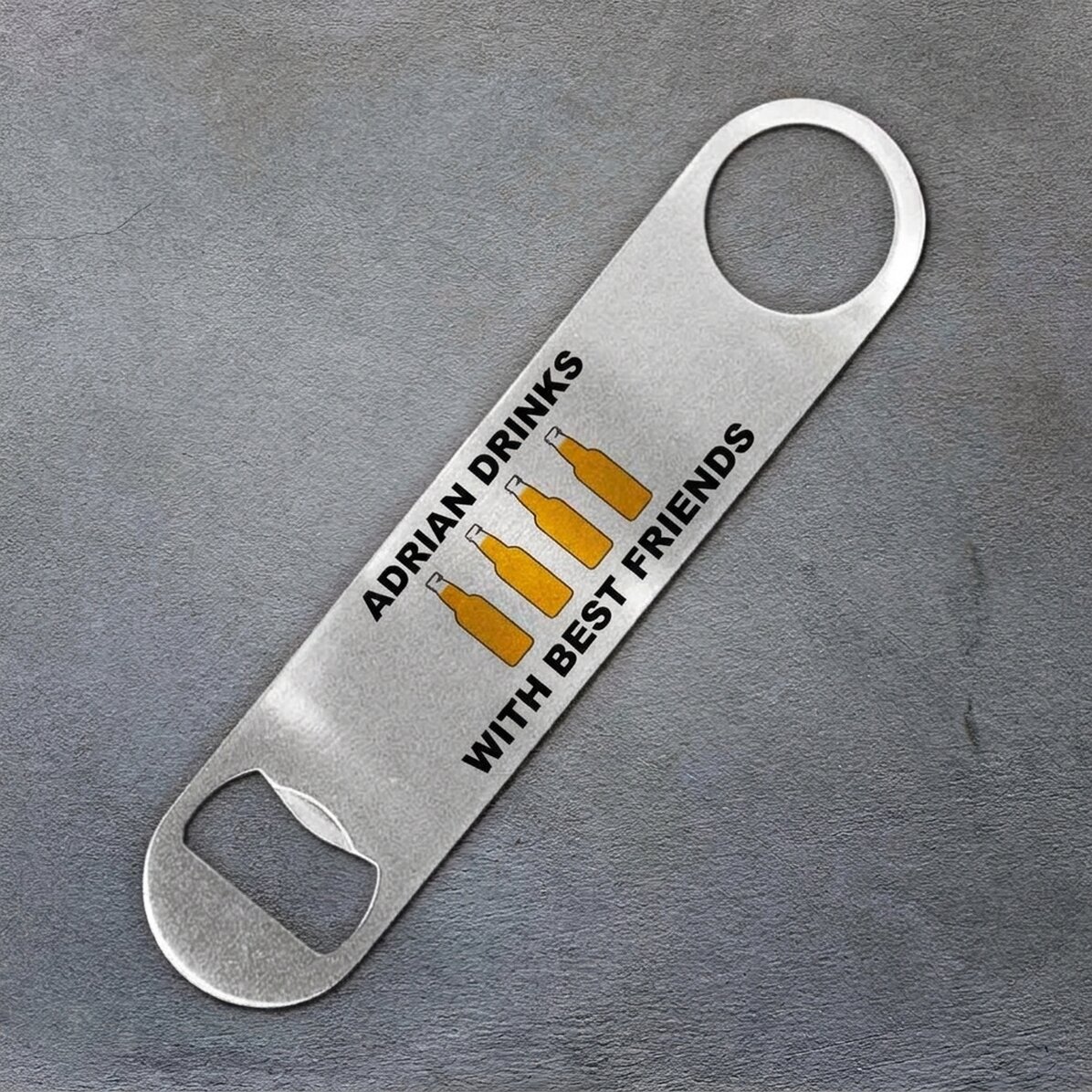 Abrecervejas personalizado con texto: «Drink with best friends»