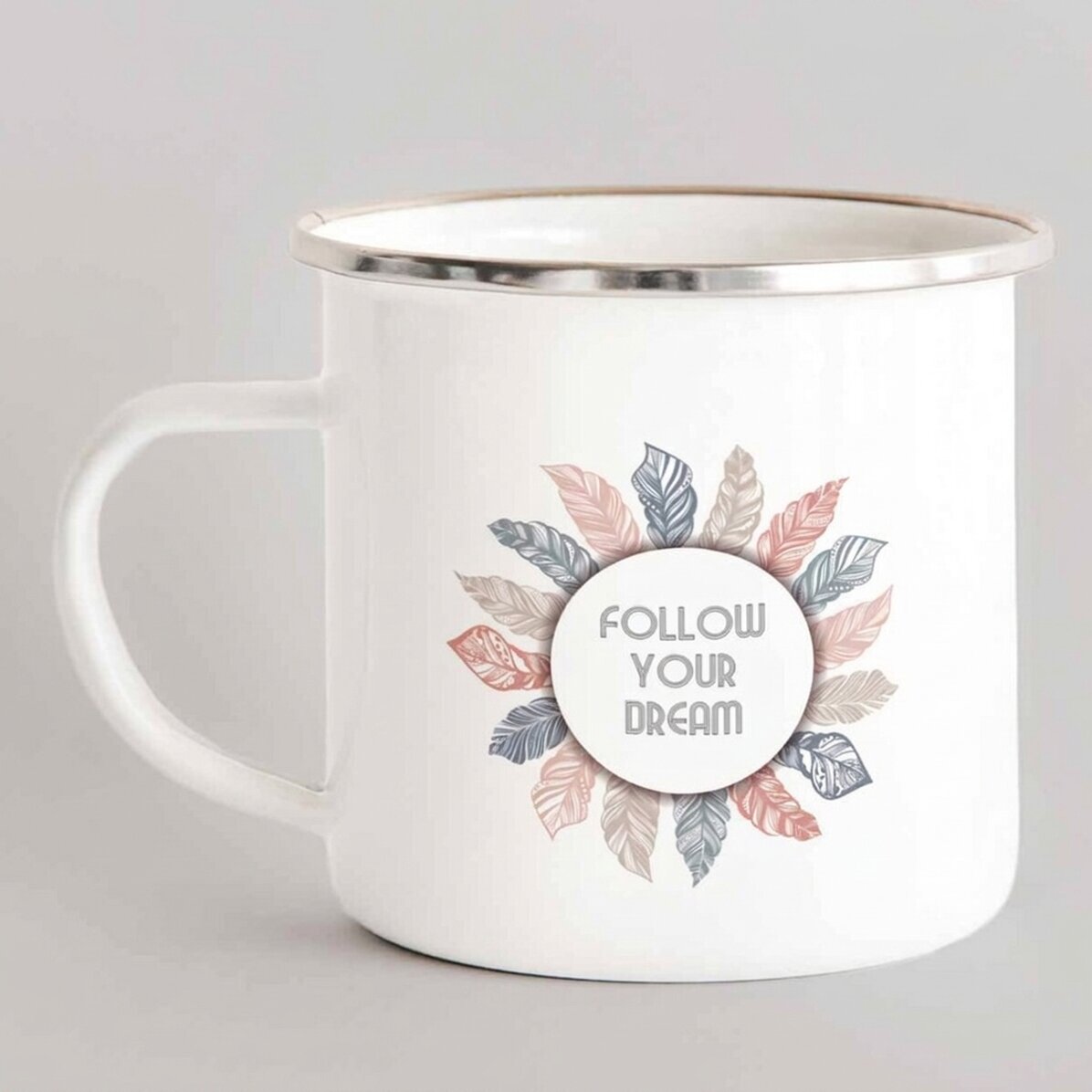 Taza metálica esmaltada con la frase «Follow your dream»