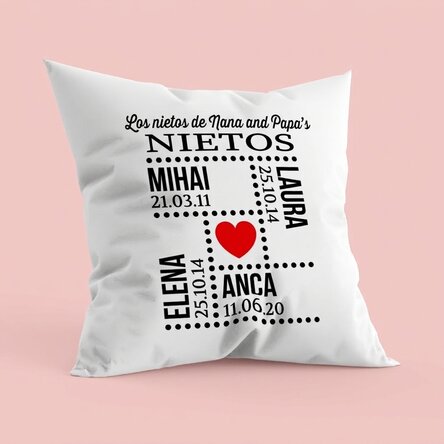 Cojín personalizado con texto: «Nietos»