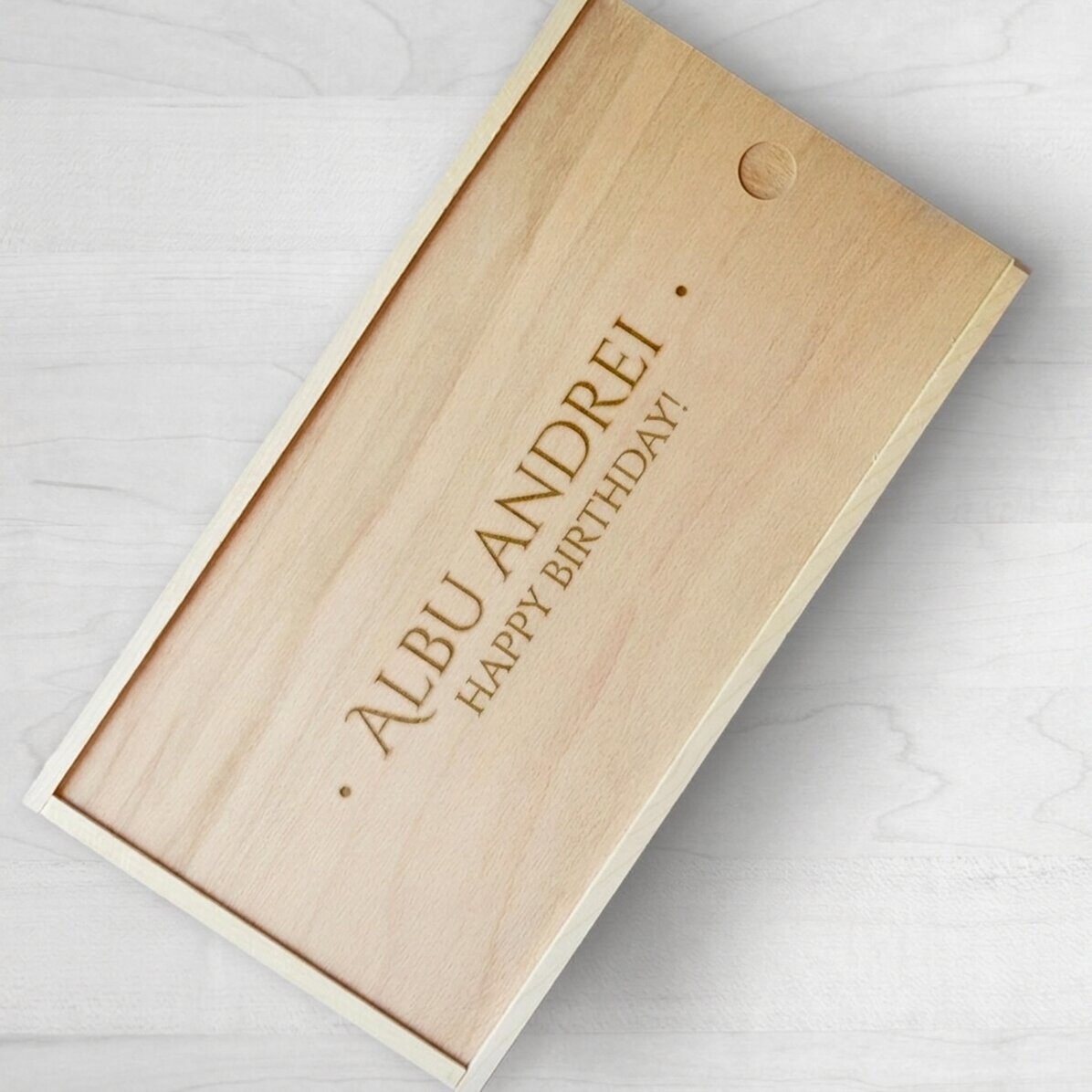 Caja de regalo personalizada de madera con nombre y texto