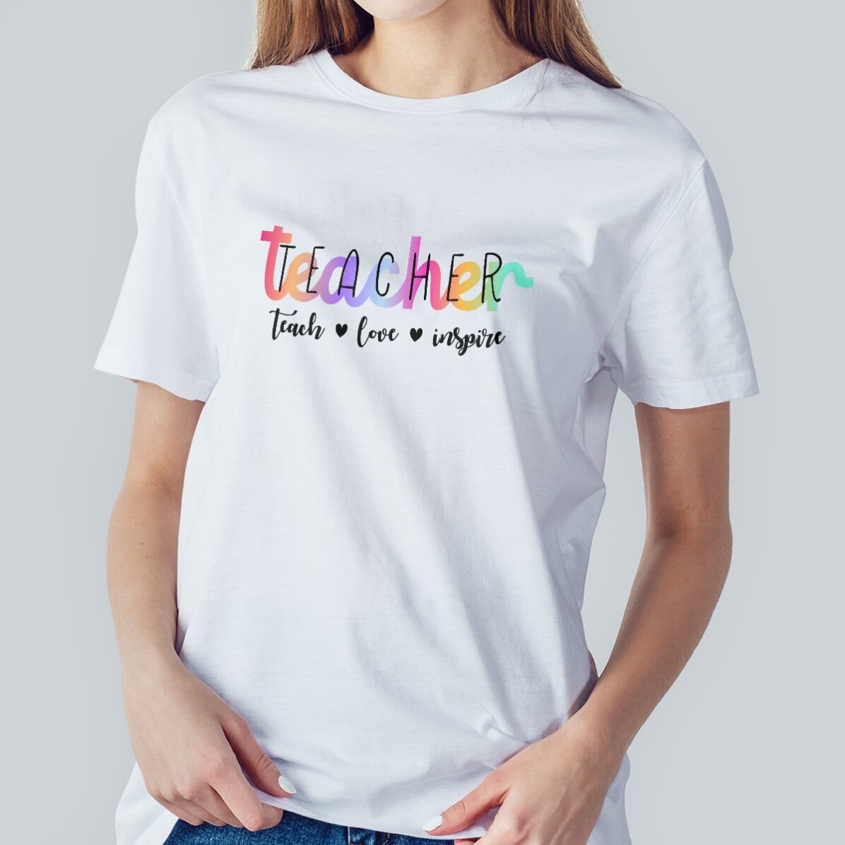 Camiseta de algodón personalizada con el texto «Teach, love, inspire»