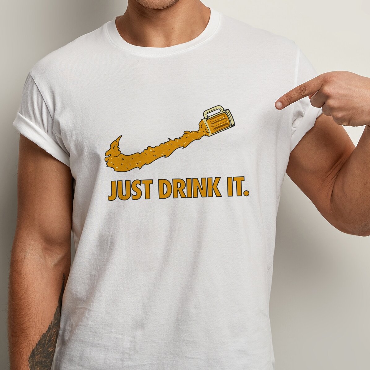 Camiseta personalizada con texto: «Just drink it»