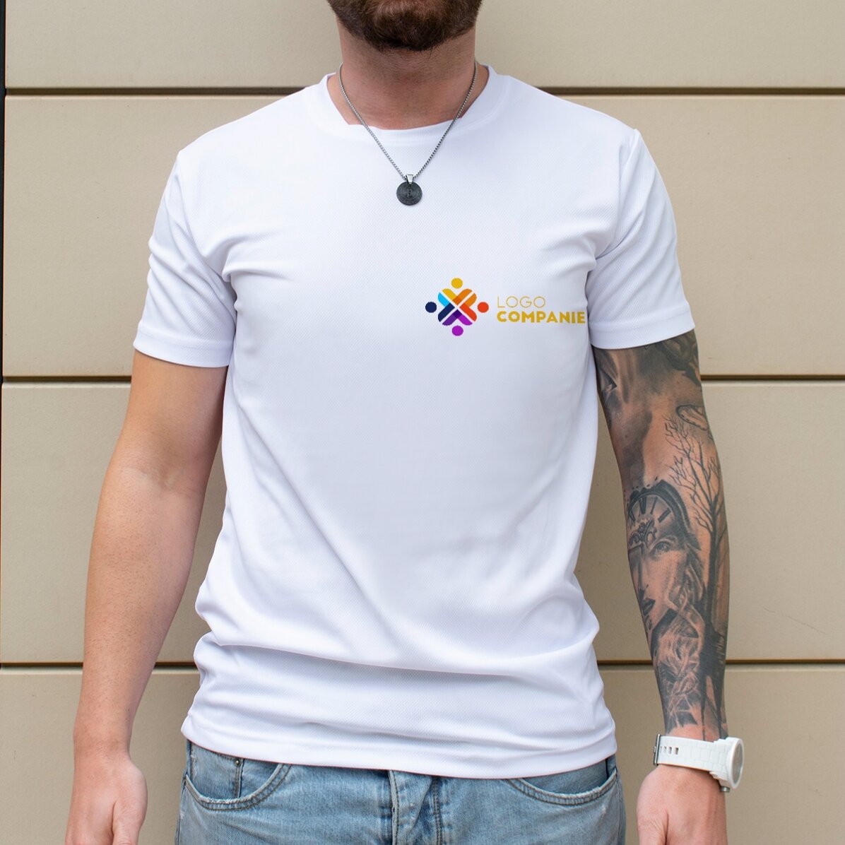 Camiseta deportiva personalizada con logotipo