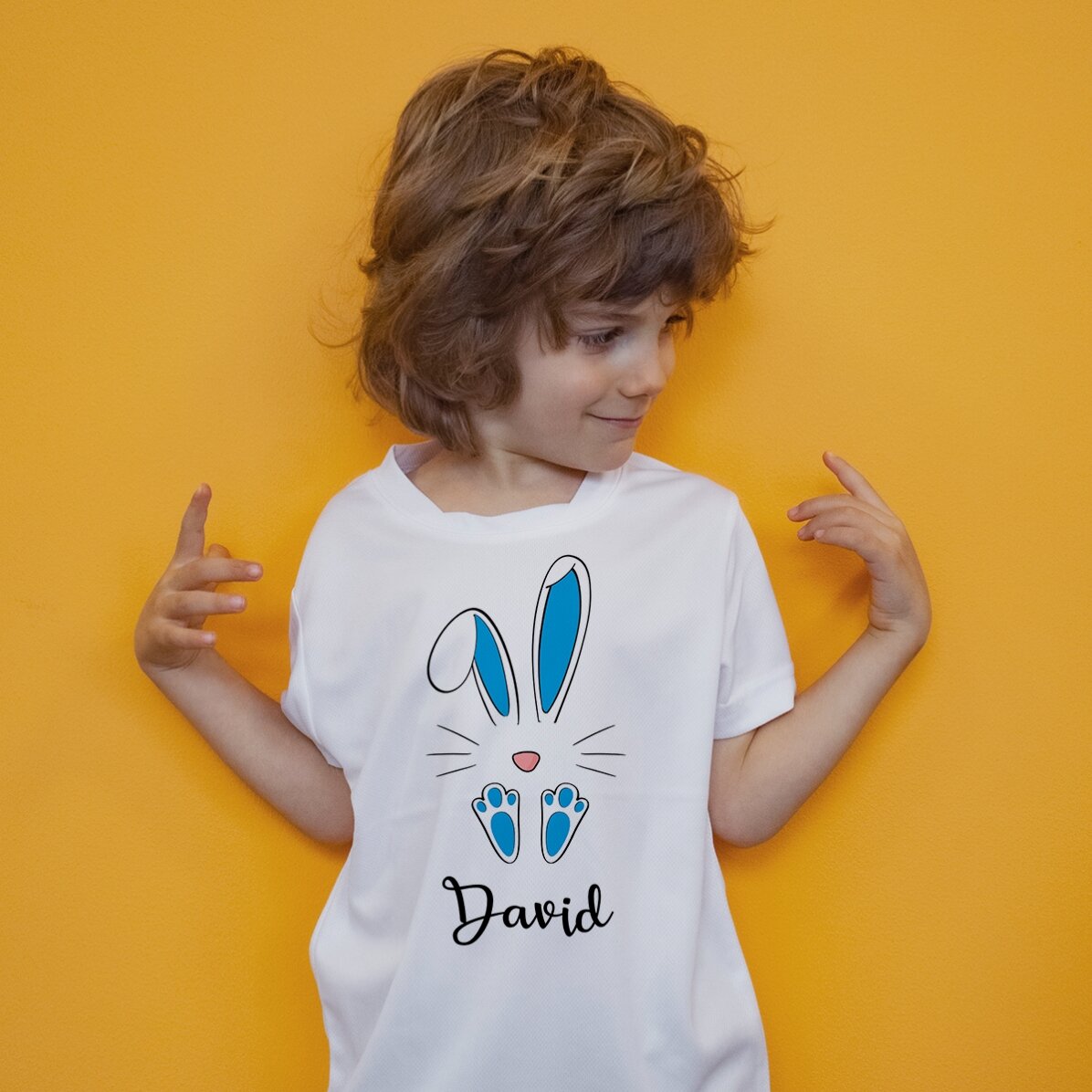 Camiseta deportiva personalizada con nombre - Conejito