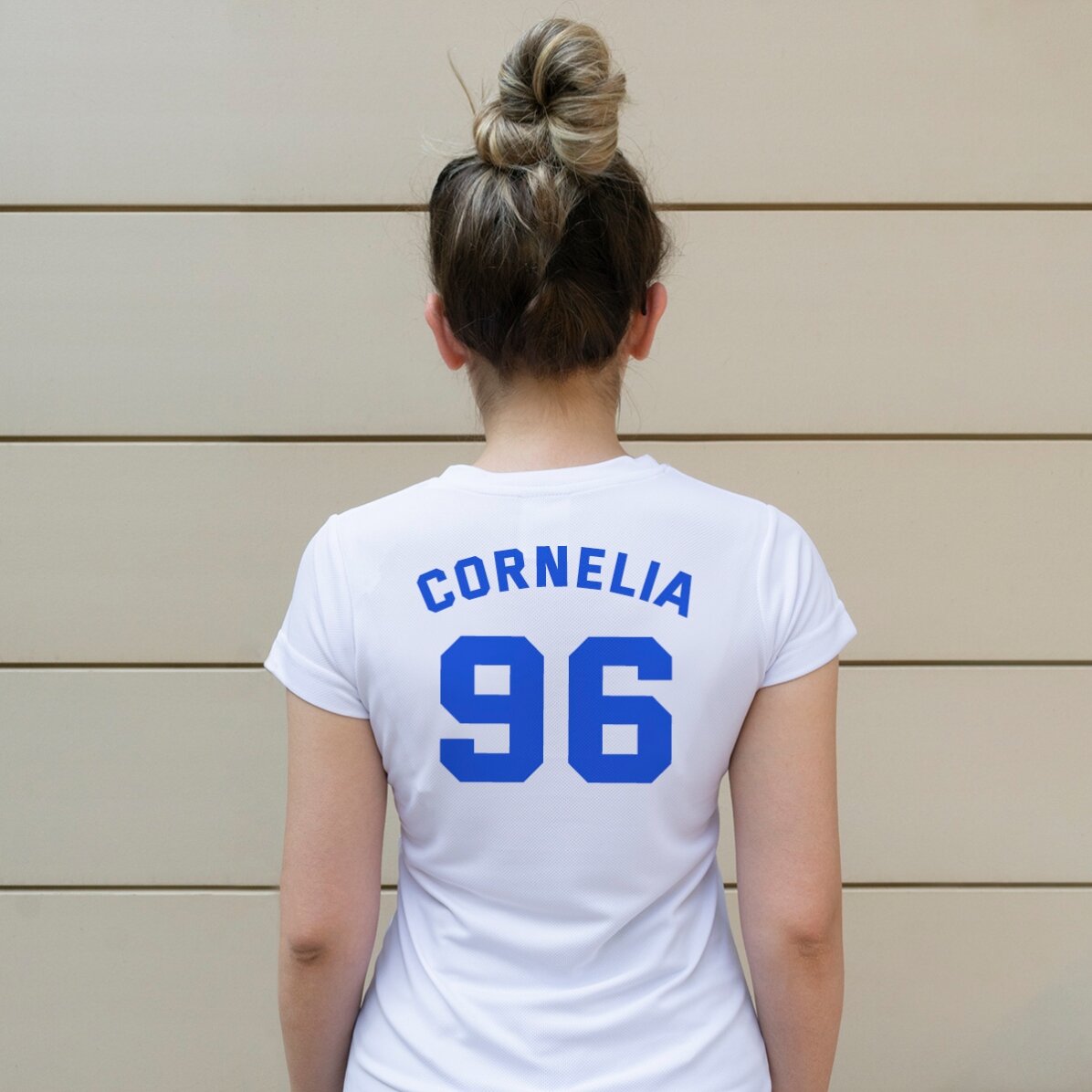 Camiseta deportiva personalizada en la espalda con nombre y número - Apasionado del fútbol